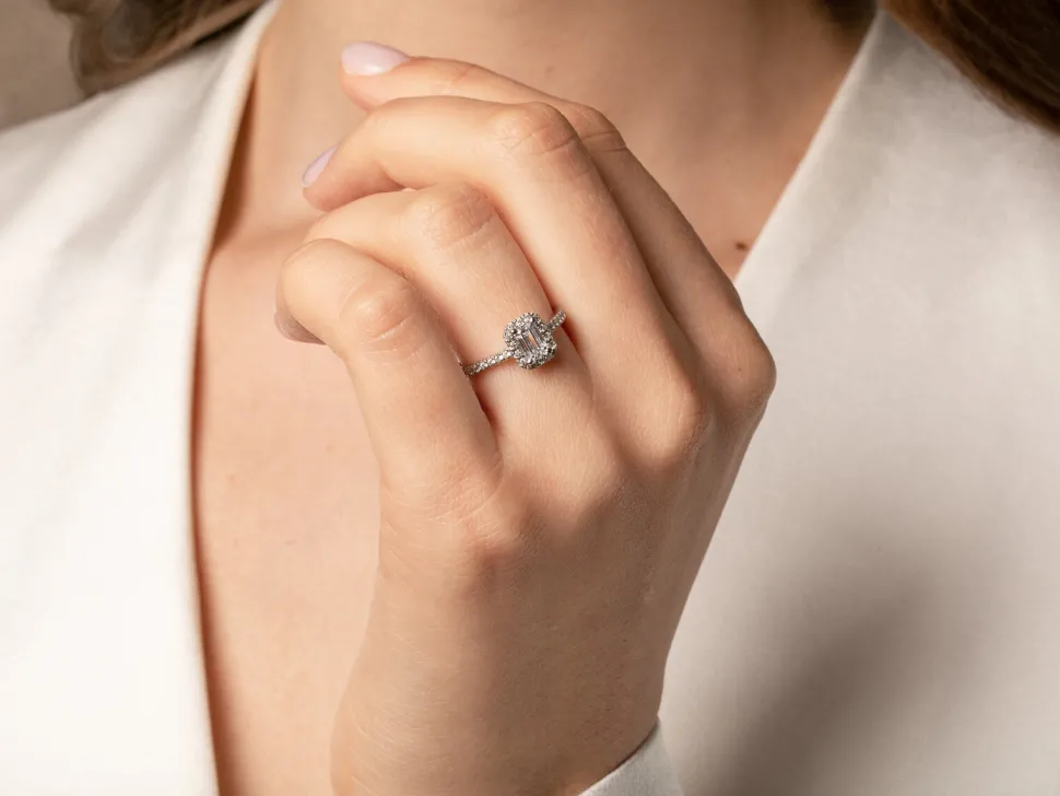 Diamantring Emerald Halo Pavé