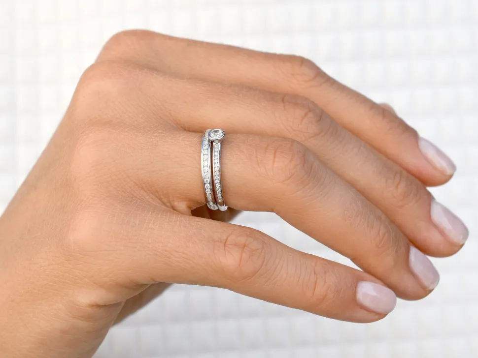 Solitärring Eternal Pavé mit Diamanten